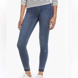 Women’s SPANX Distressed Pull on Skinny Jeans